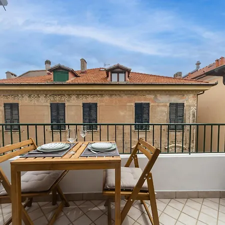 Elegante A Due Passi Dal Mare * Αλάσιο