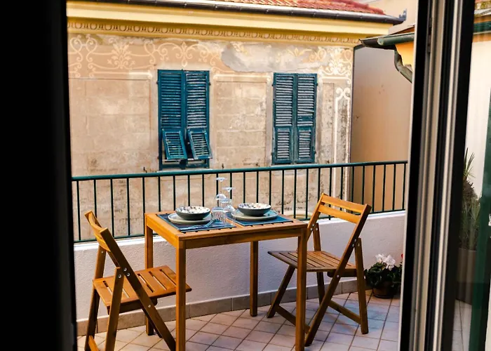 Elegante A Due Passi Dal Mare 아파트 알라시오